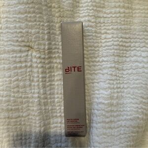 Bite Beauty Matte Crème Lip Crayon - Fraise - BRAND NEW